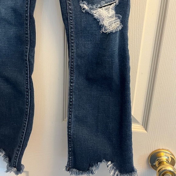 Women's Maurices Kick Ankle Boot High rise Distressed Blue Jeans Size 2 Short - Picture 3 of 9